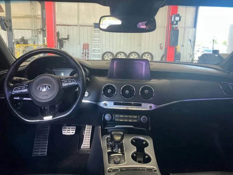 2019 Kia Stinger GT - Image 10 of 12