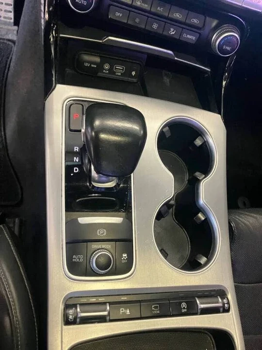 2019 Kia Stinger GT - Image 8 of 12