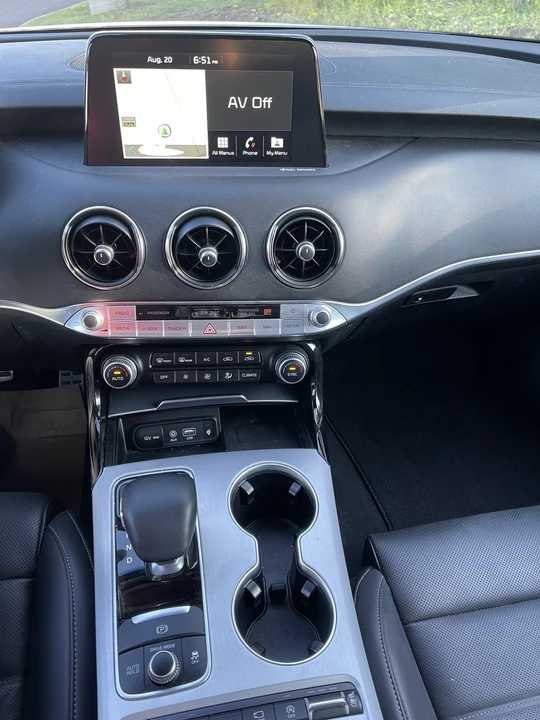 2019 Kia Stinger GT - Image 12 of 18