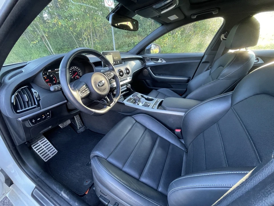 2019 Kia Stinger GT - Image 13 of 18