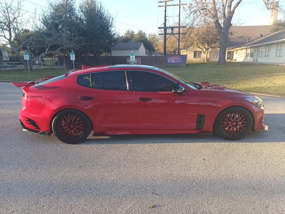 2019 Kia Stinger GT - Image 16 of 31