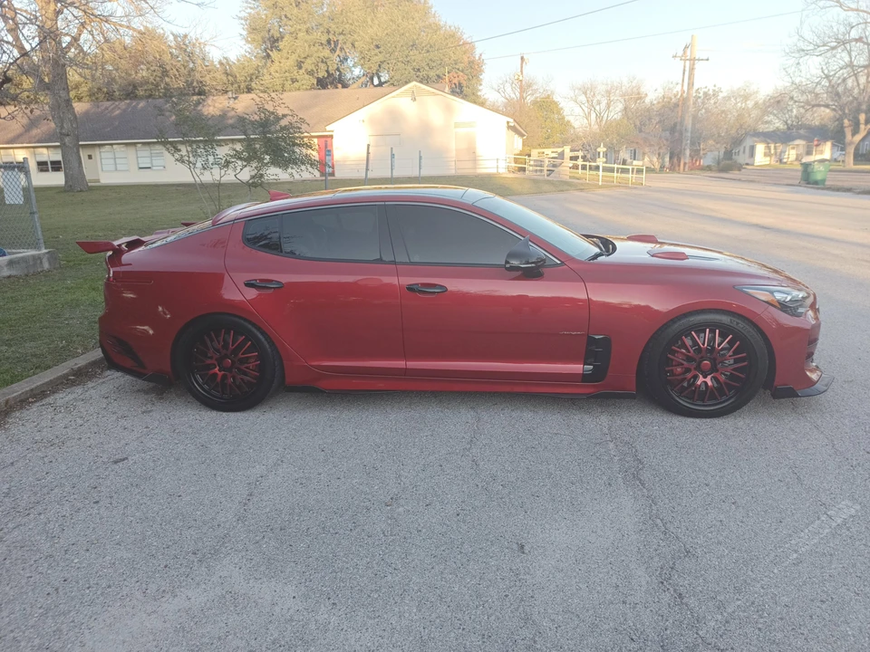 2019 Kia Stinger GT - Image 17 of 31