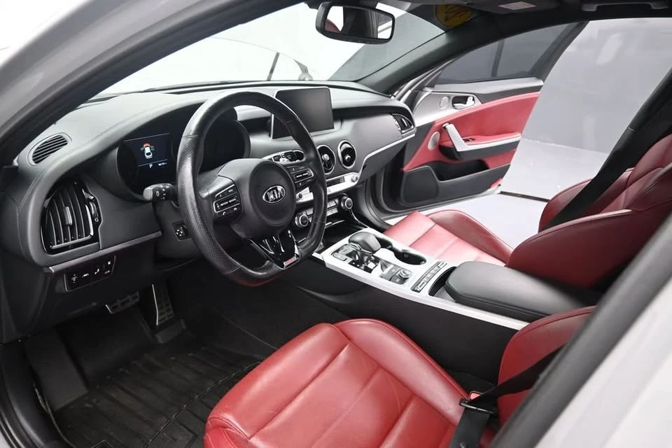 2019 Kia Stinger GT - Image 18 of 20
