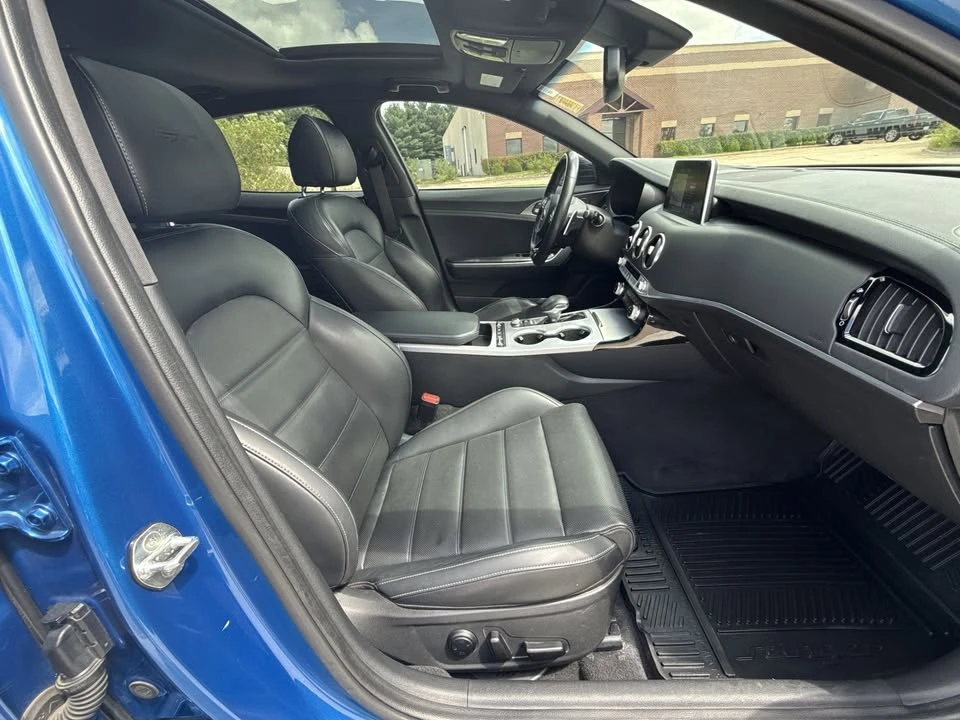 2019 Kia Stinger GT - Image 12 of 20