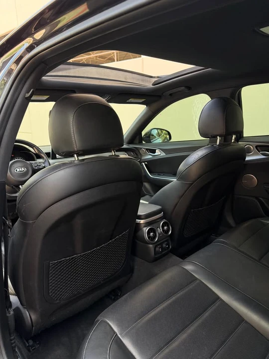 2019 Kia Stinger GT - Image 9 of 11