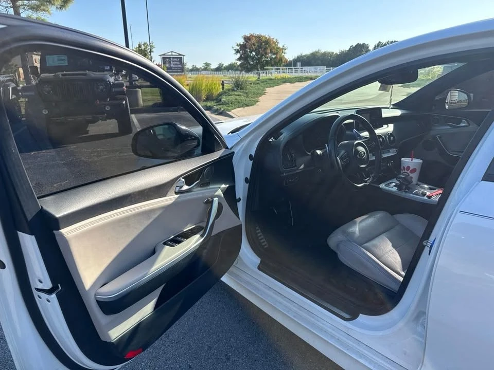 2019 Kia Stinger GT - Image 16 of 20