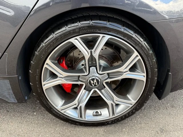 2019 Kia Stinger GT - Image 15 of 20