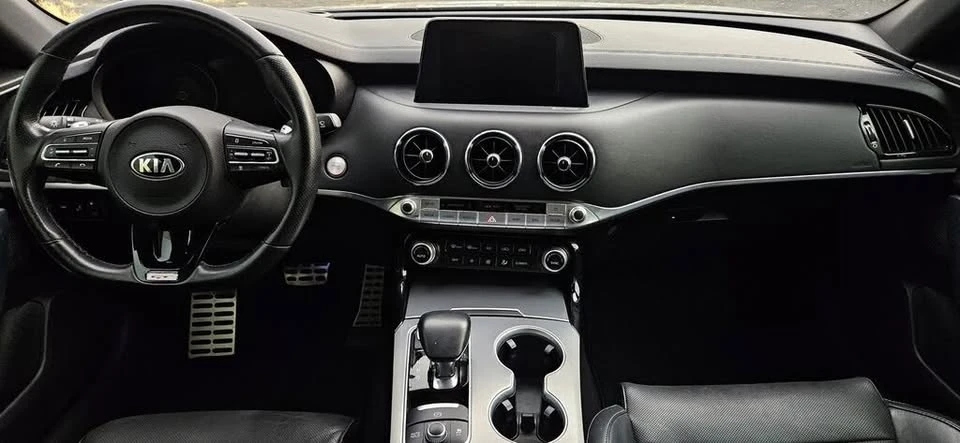 2019 Kia Stinger GT - Image 9 of 16