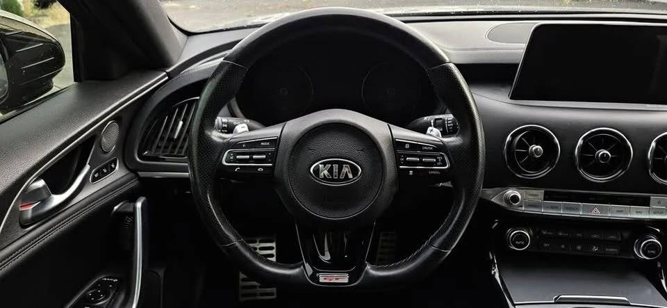 2019 Kia Stinger GT - Image 10 of 16
