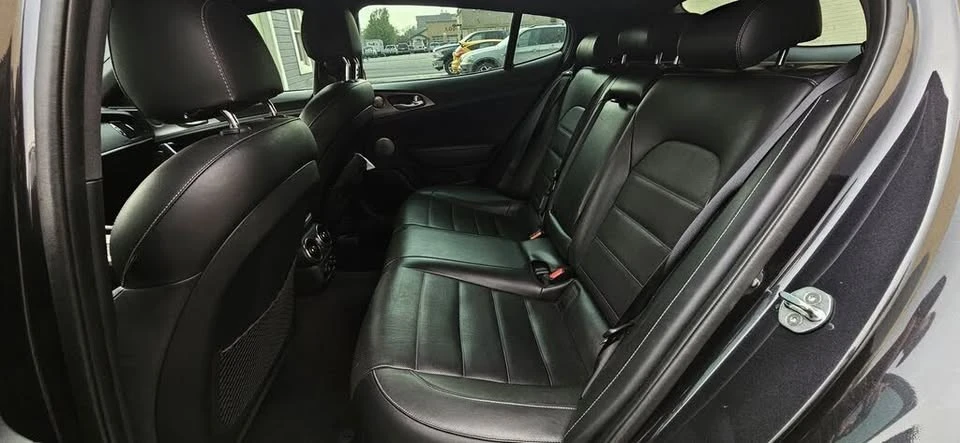2019 Kia Stinger GT - Image 14 of 16