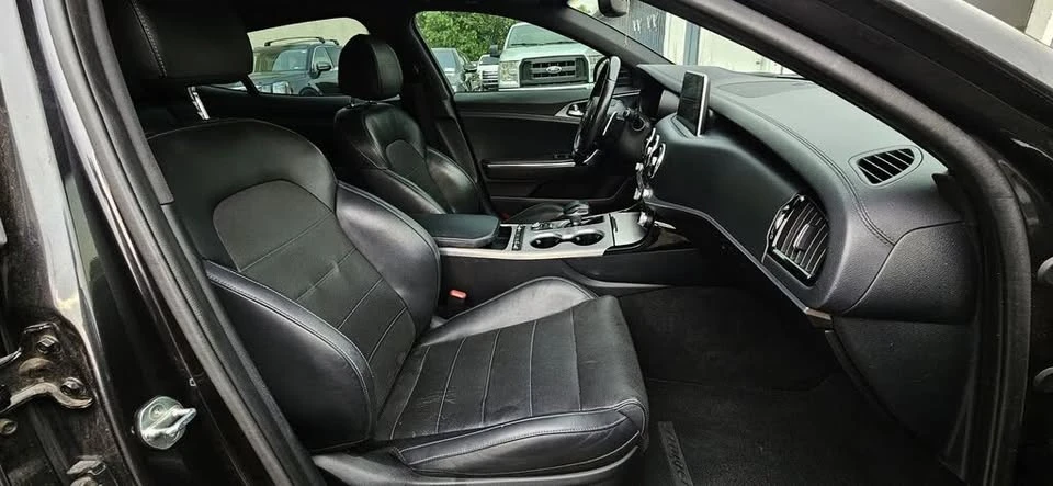 2019 Kia Stinger GT - Image 13 of 16