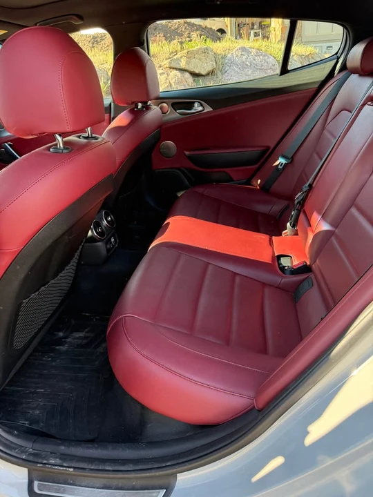 2019 Kia Stinger GT - Image 9 of 16