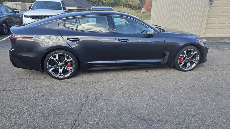 2019 Kia Stinger GT - Image 4 of 17