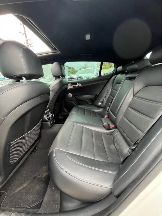 2019 Kia Stinger GT - Image 8 of 16
