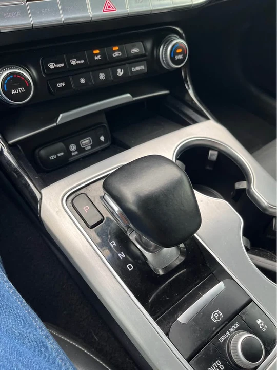 2019 Kia Stinger GT - Image 13 of 16