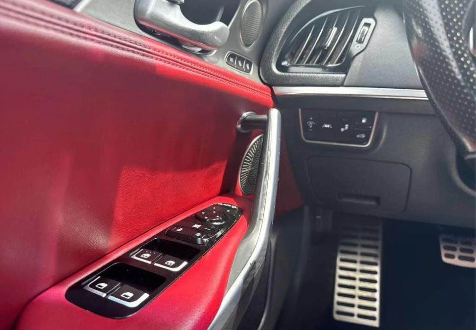 2019 Kia Stinger GT - Image 12 of 16