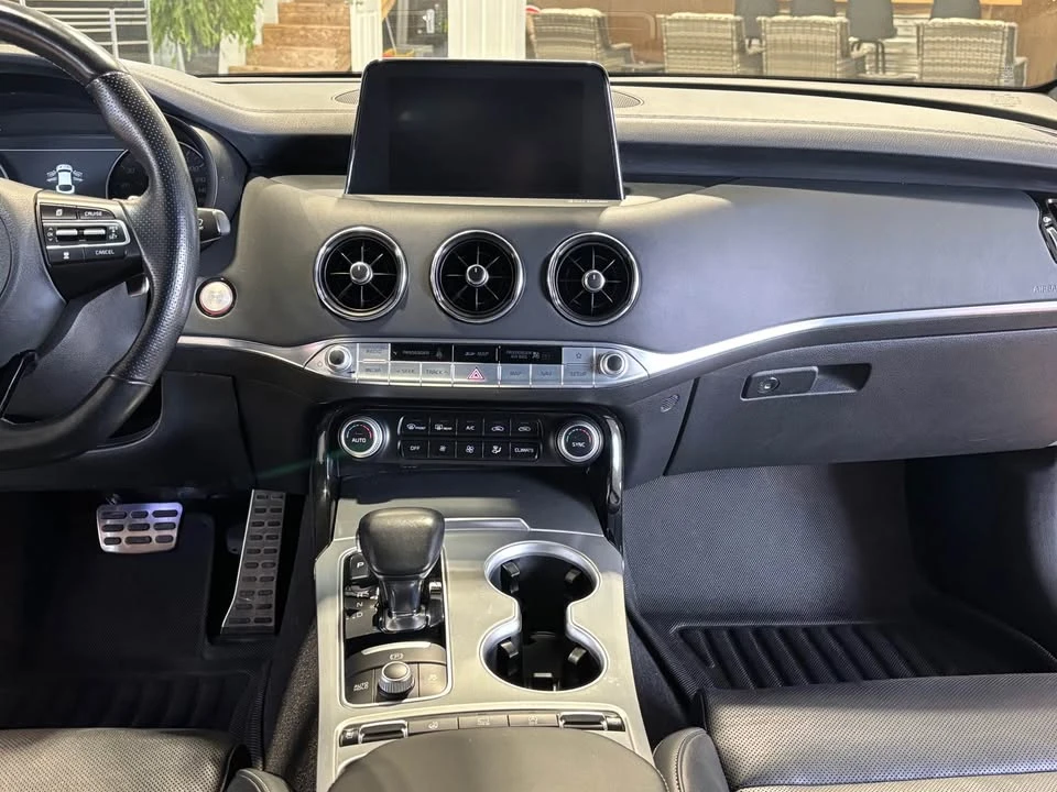 2019 Kia Stinger GT - Image 12 of 20