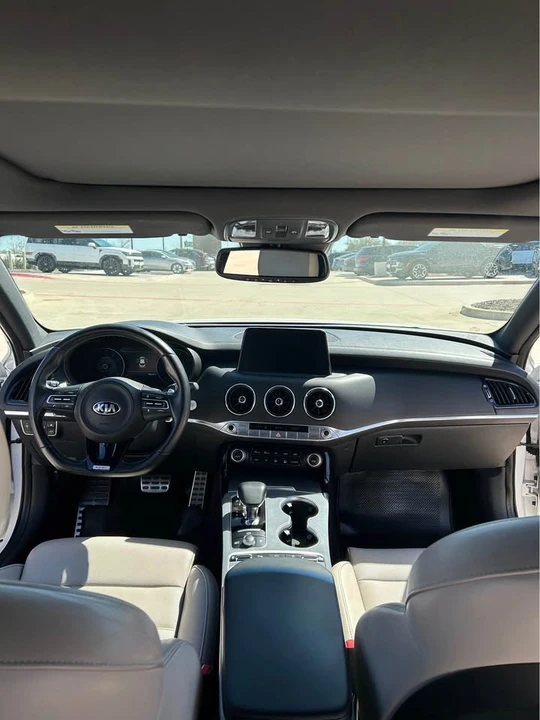 2019 Kia Stinger GT - Image 2 of 10