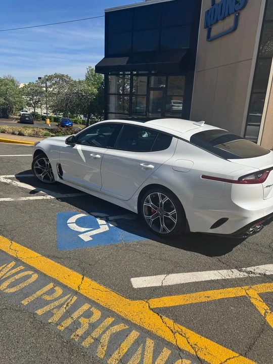 2019 Kia Stinger GT - Image 2 of 13
