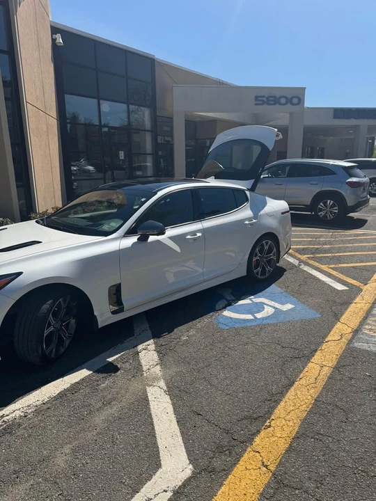 2019 Kia Stinger GT - Image 12 of 13