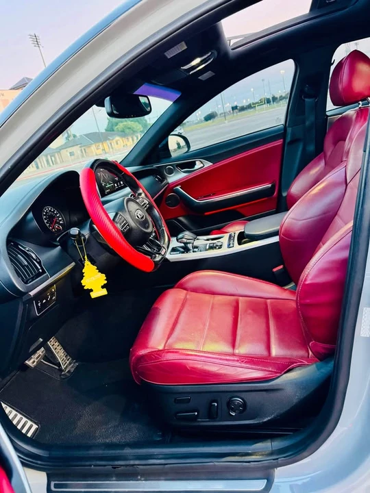 2019 Kia Stinger GT - Image 9 of 20