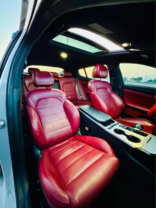 2019 Kia Stinger GT - Image 13 of 20