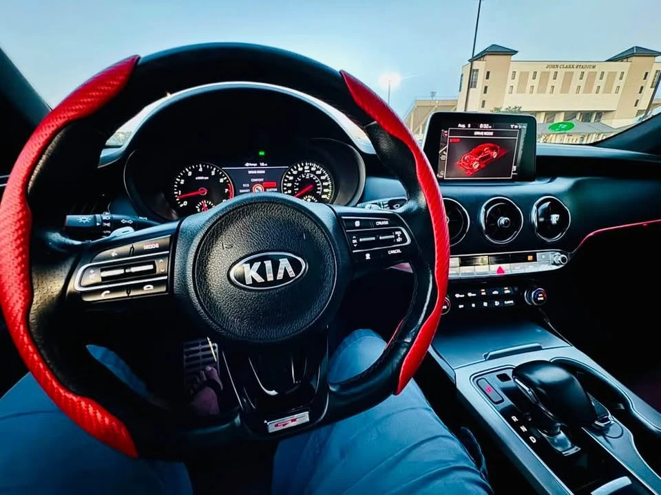 2019 Kia Stinger GT - Image 15 of 20