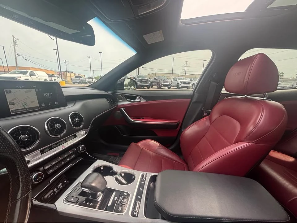 2019 Kia Stinger GT - Image 10 of 12