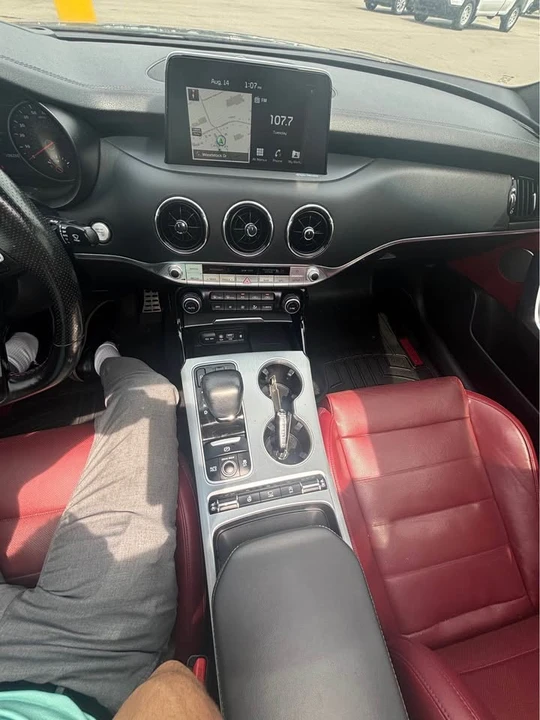 2019 Kia Stinger GT - Image 9 of 12