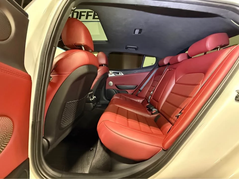2019 Kia Stinger GT - Image 15 of 18