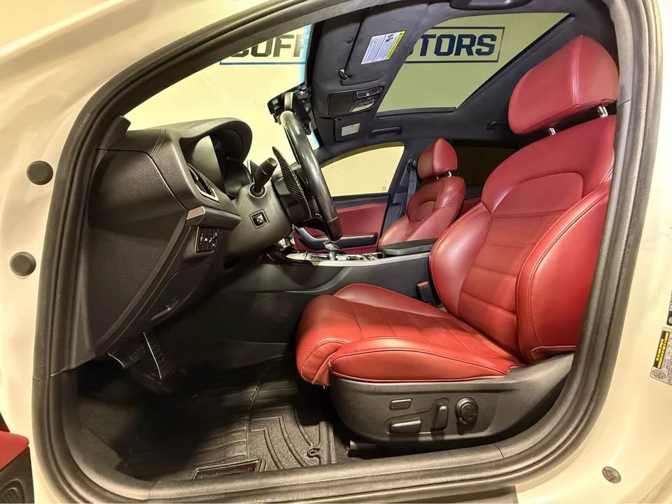 2019 Kia Stinger GT - Image 16 of 18