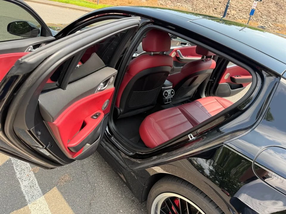 2019 Kia Stinger GT - Image 8 of 12