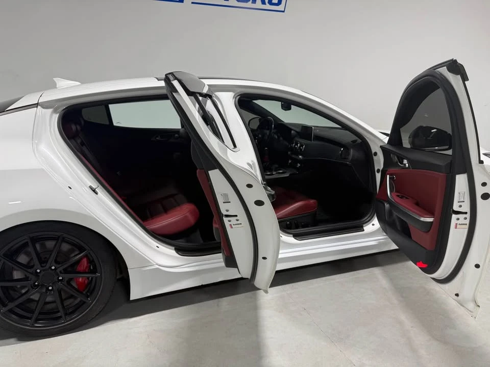 2019 Kia Stinger GT - Image 11 of 18