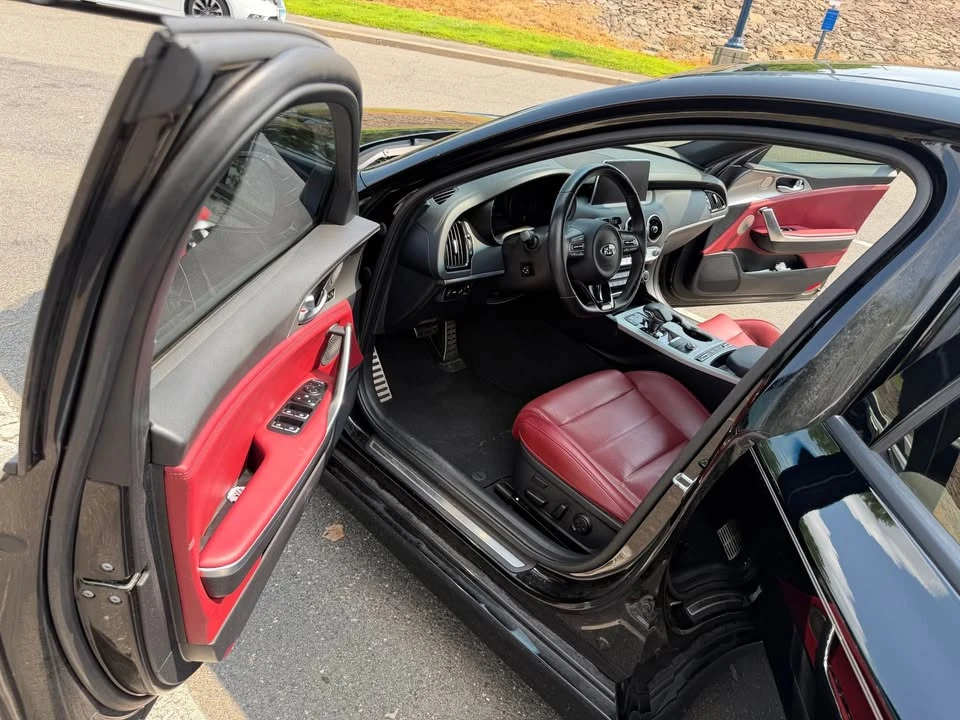 2019 Kia Stinger GT - Image 9 of 12