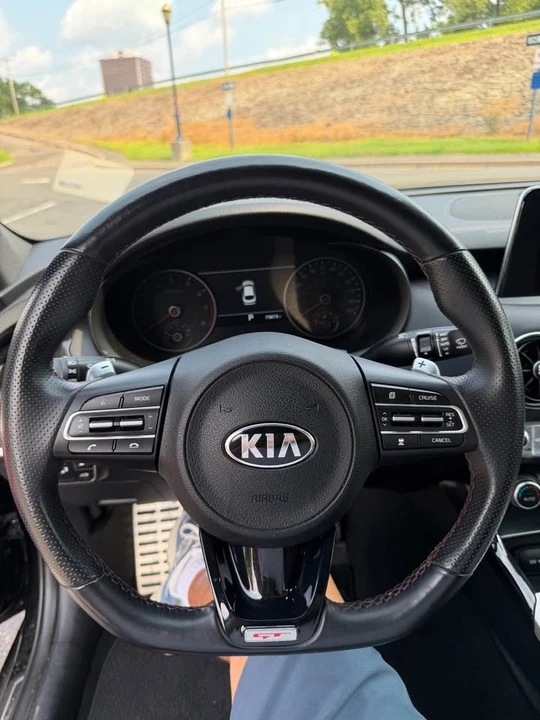 2019 Kia Stinger GT - Image 11 of 12