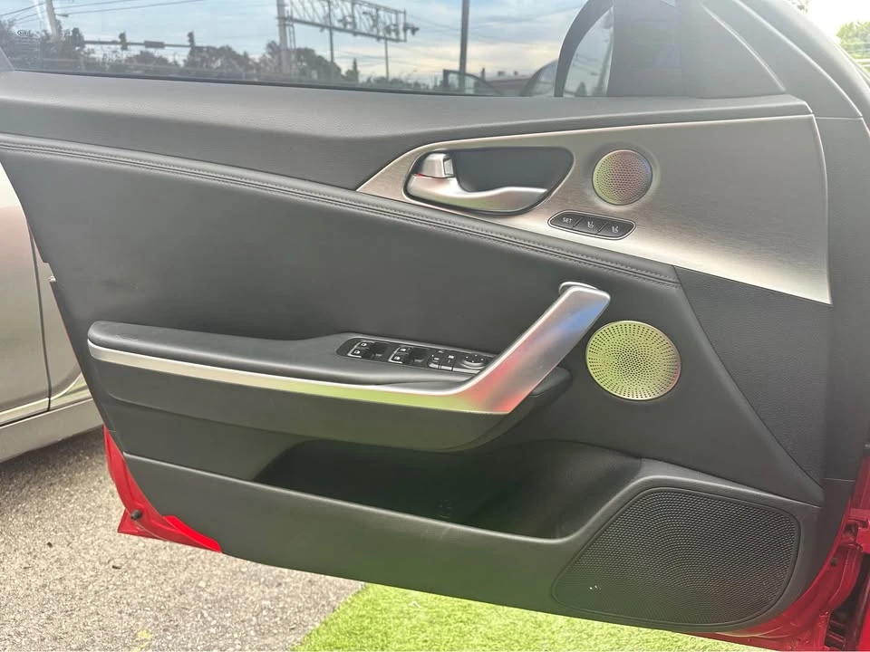 2019 Kia Stinger GT - Image 12 of 18