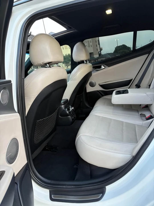 2019 Kia Stinger - Image 9 of 19