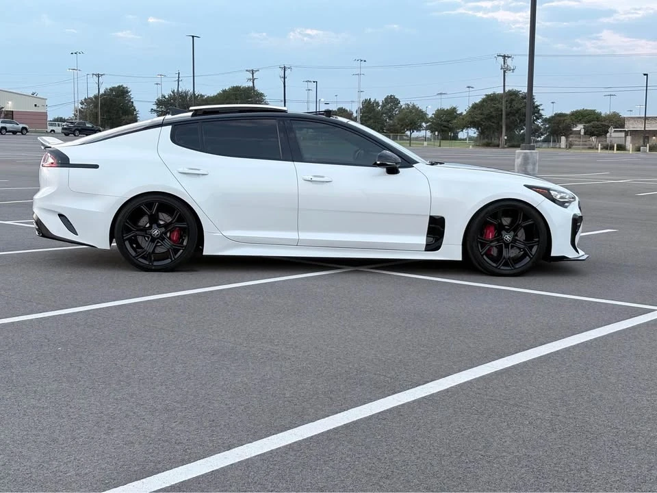 2019 Kia Stinger - Image 8 of 19