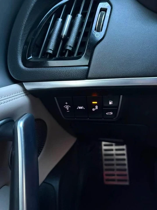 2019 Kia Stinger GT - Image 17 of 19