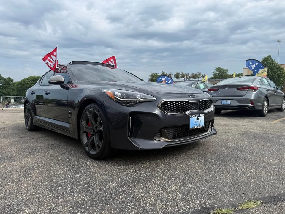 2019 Kia Stinger GT - Image 11 of 19