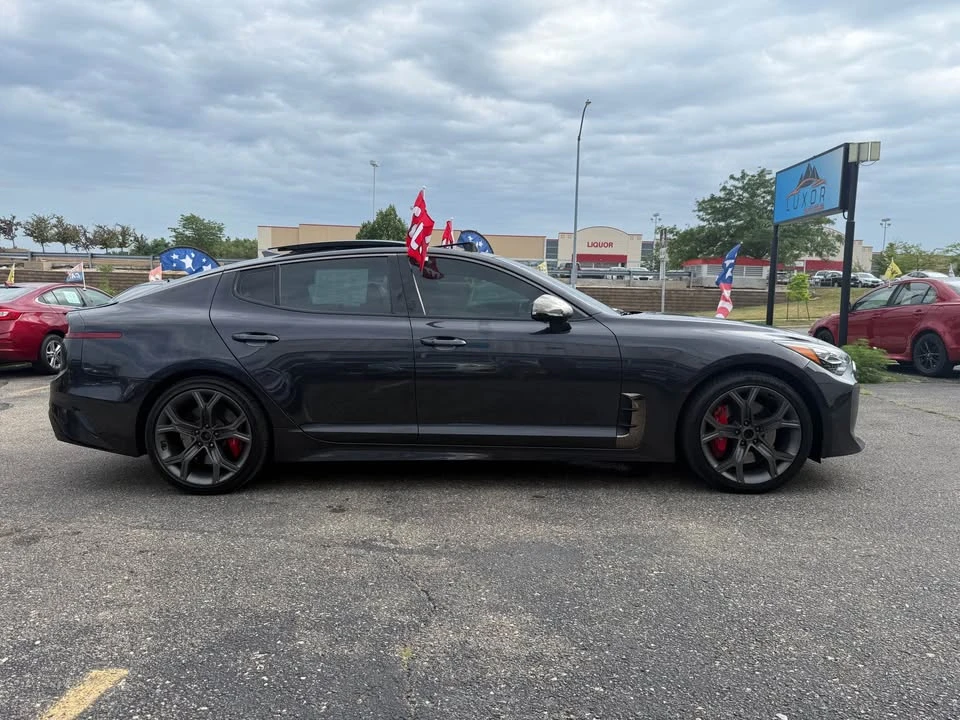 2019 Kia Stinger GT - Image 9 of 19