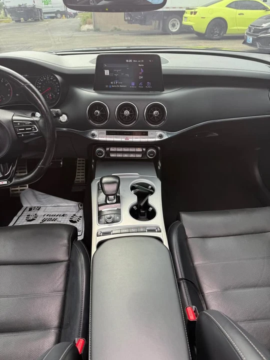 2019 Kia Stinger GT - Image 17 of 19