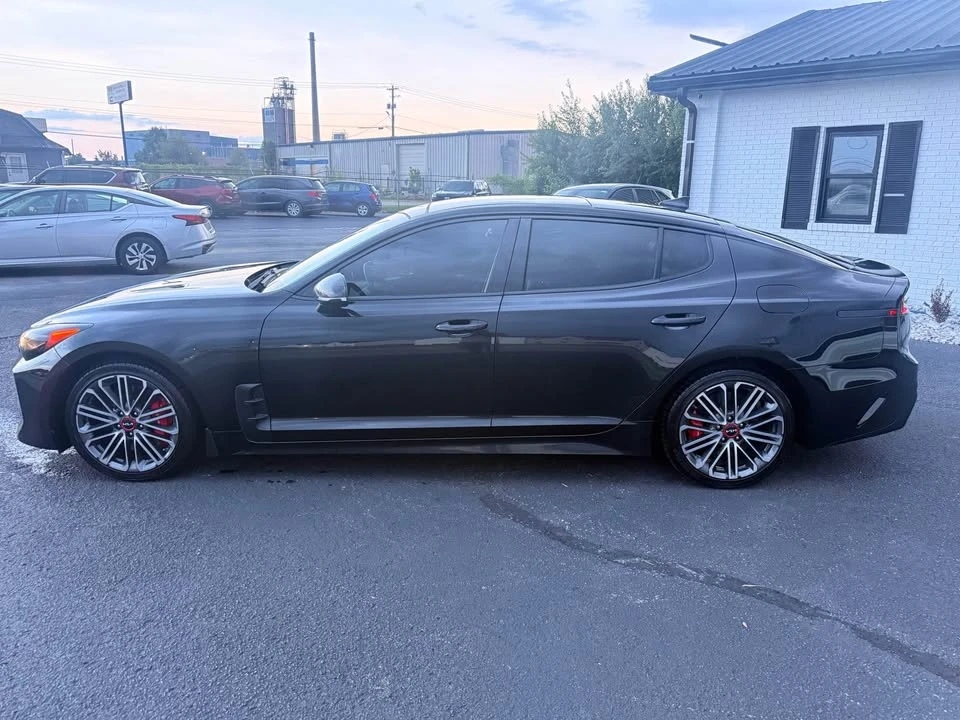 2019 Kia Stinger GT - Image 9 of 16