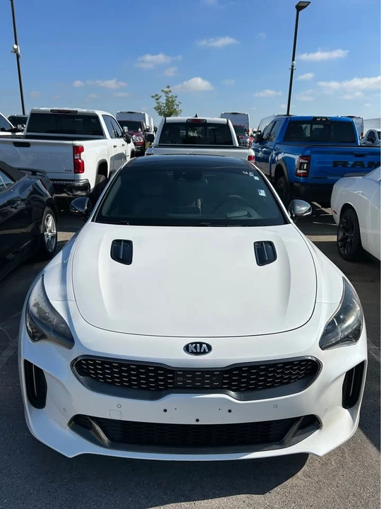2019 Kia Stinger GT - Image 2 of 9