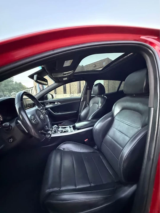 2019 Kia Stinger GT - Image 12 of 18