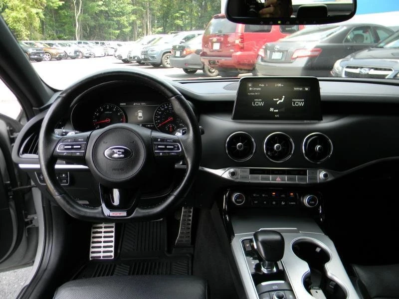 2019 Kia Stinger GT - Image 16 of 19