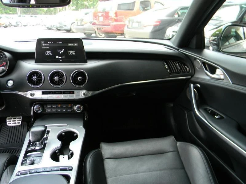 2019 Kia Stinger GT - Image 17 of 19