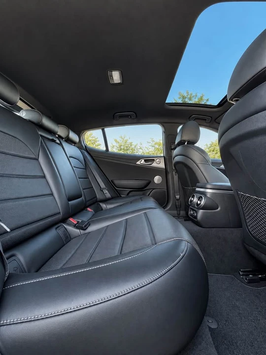 2019 Kia Stinger GT - Image 14 of 20
