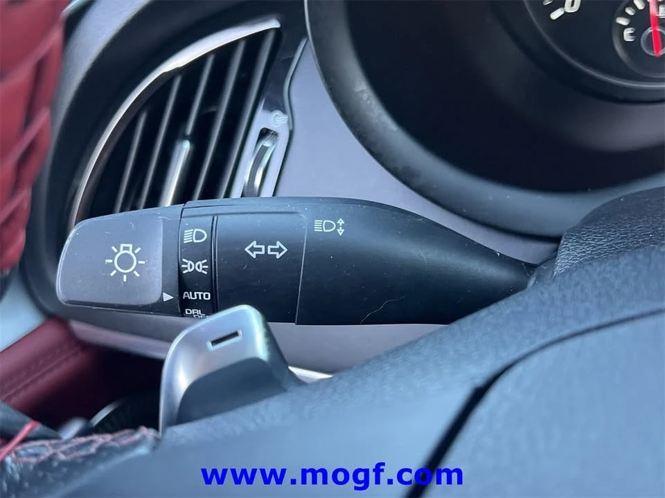 2019 Kia Stinger GT - Image 15 of 20
