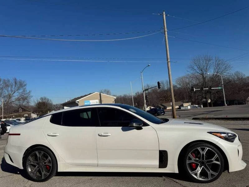 2019 Kia Stinger GT - Image 4 of 12